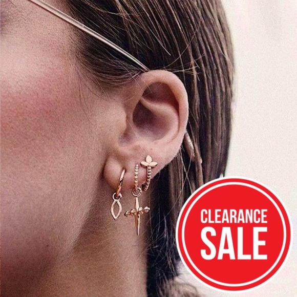 Jewelry - 🆑10/$25🆑𝗖𝗟𝗘𝗔𝗥𝗔𝗡𝗖𝗘 3 Gold Leaf Cross Earrings Set NEW